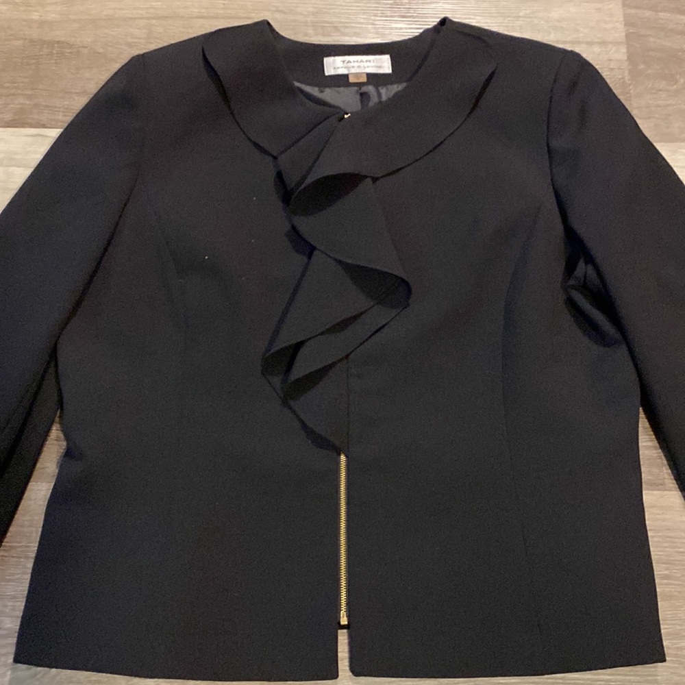 TAHARI Arthur S. Levine you omens black ruffle gold zipper blazer size 18 - Picture 2 of 9